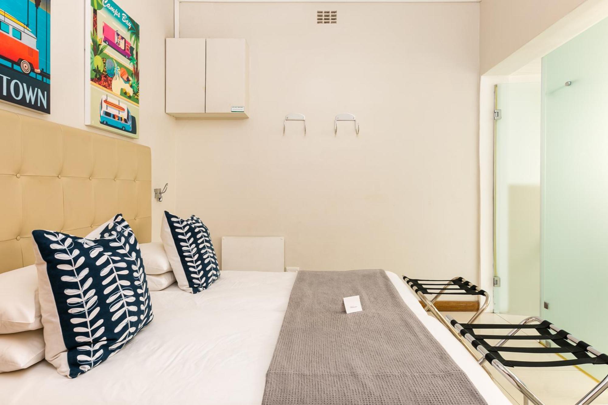 Camps Bay Village - Studios And Apartments Cape Town Exterior photo