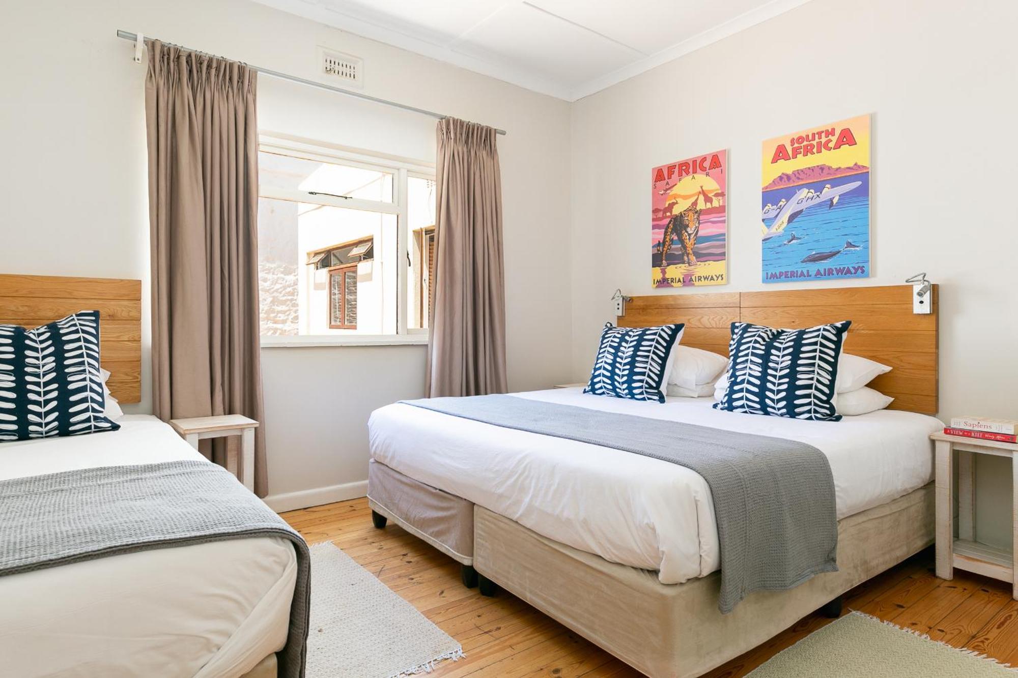 Camps Bay Village - Studios And Apartments Cape Town Room photo