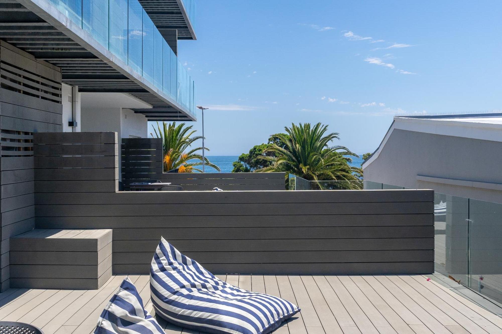 Camps Bay Village - Studios And Apartments Cape Town Room photo