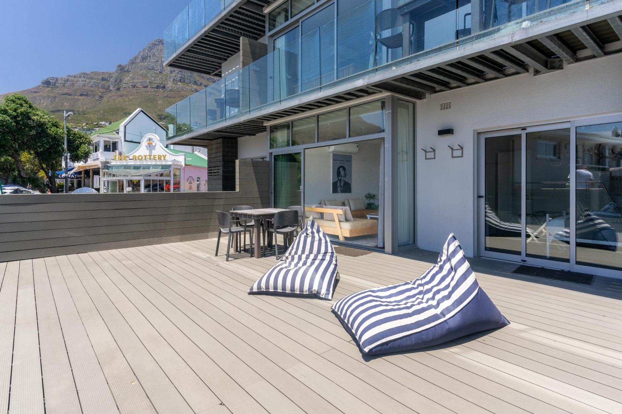Camps Bay Village - Studios And Apartments Cape Town Room photo