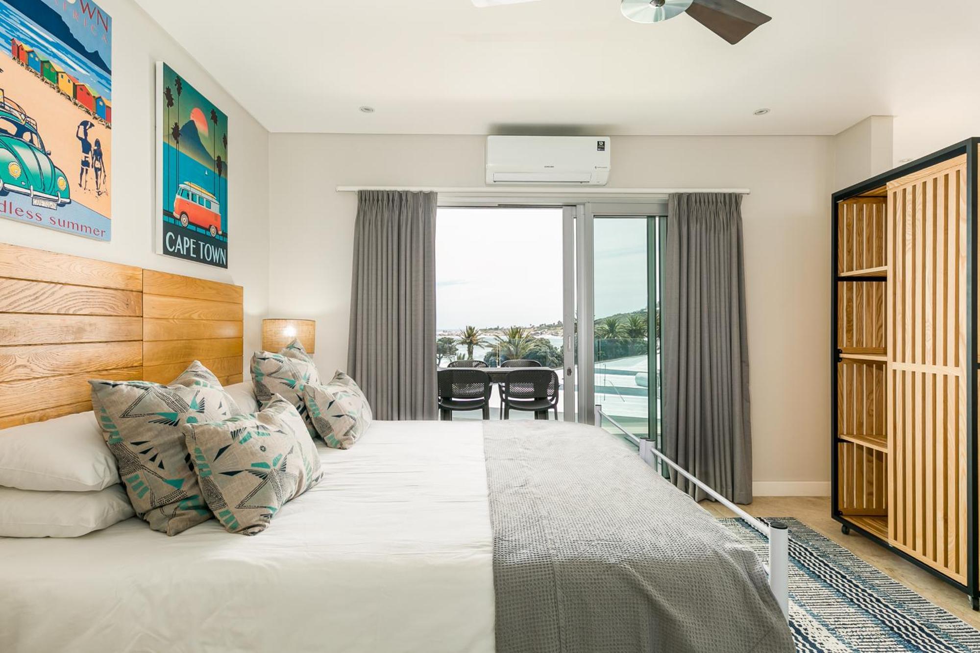 Camps Bay Village - Studios And Apartments Cape Town Room photo